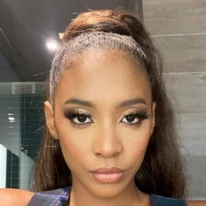 Della Vlogs Height, Weight, Net Worth, Age, Birthday, Wikipedia, Who, Nationality, Biography