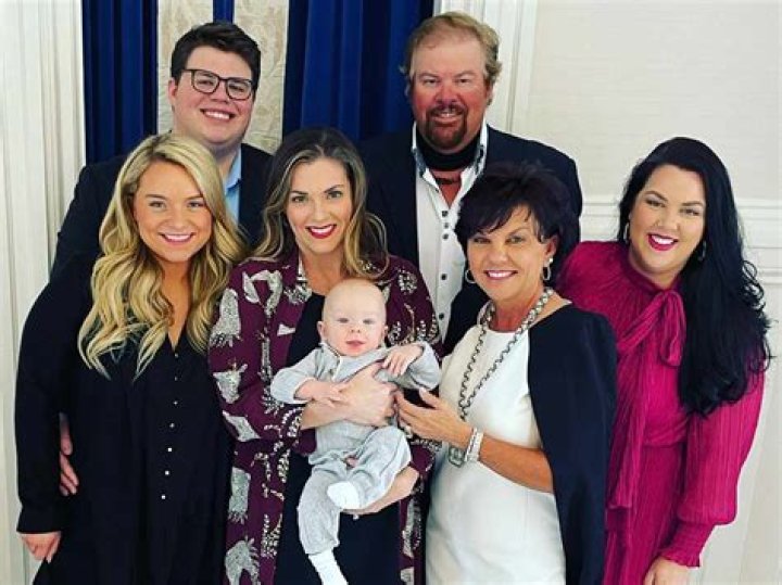 Inside George Kambosos Family -Meet His Wife Bec Pereira, Parents And Children