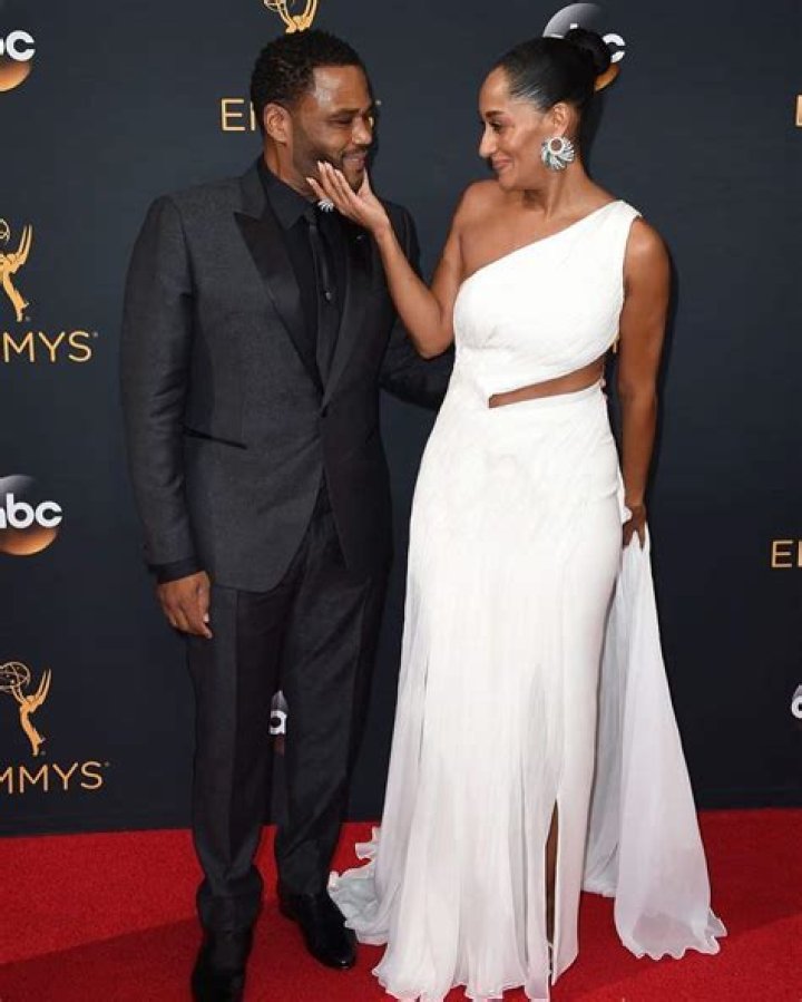 
Is Tracee Ellis Ross Married? Check Out Tracee Ellis Ross Net Worth, Husband, and More 