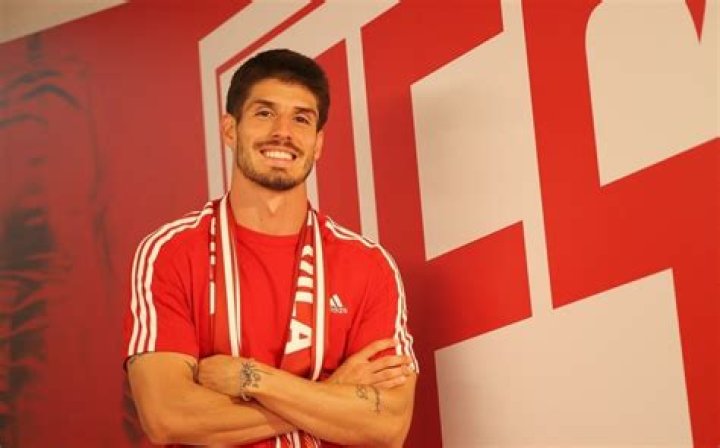 
Lucas Piazon Height, Weight, Net Worth, Age, Birthday, Wikipedia, Who, Nationality, Biography 