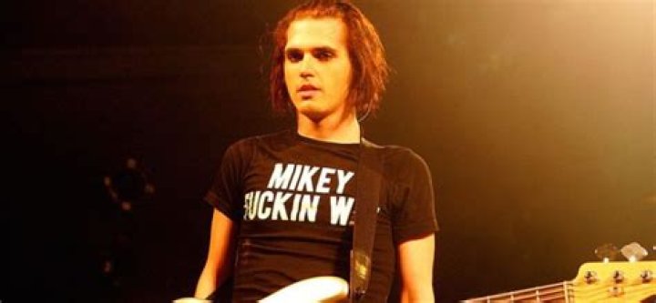 Mikey Way’s Height, Weight, Net Worth, Age, Birthday, Wikipedia, Who, Nationality, Biography