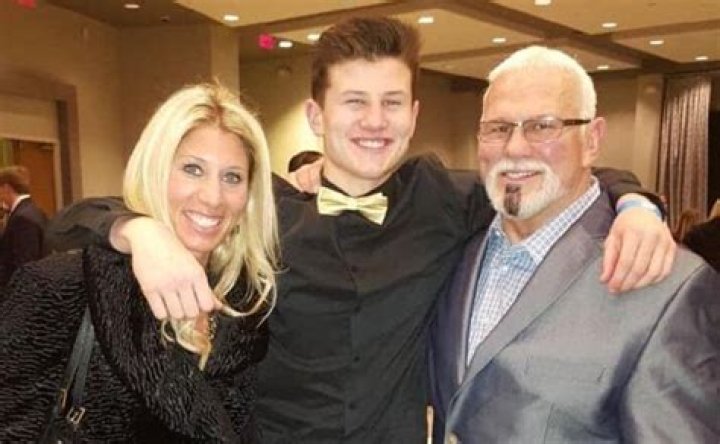 
Scott Steiner is Married to Wife: Christina Podsedly. Kids. 