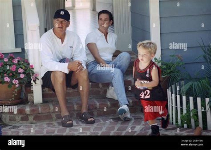 Shelly Brown Age Wikipedia: How Old Is Larry Brown Wife? Children And Net Worth Revealed